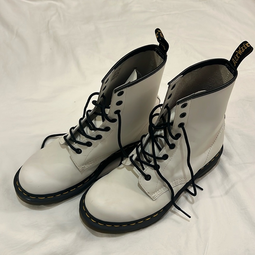 Dr. Marten’s 1460 Smooth Leather Lace Up Boots